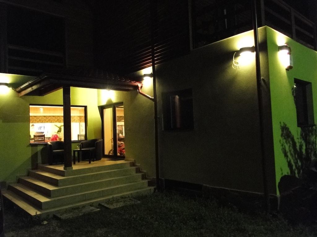 ホテル Dorf Haus Văliug エクステリア 写真